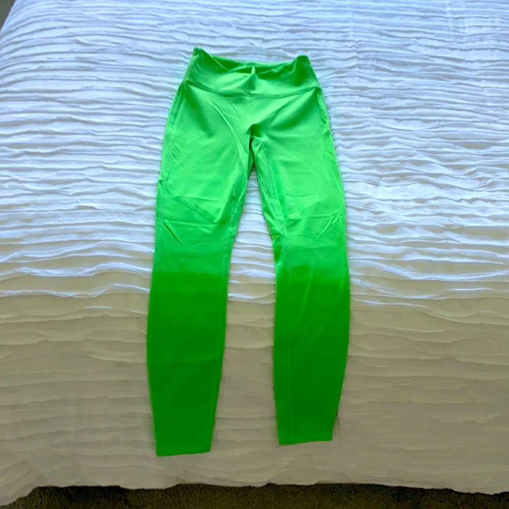 Never worn! Fabletics workout leggings